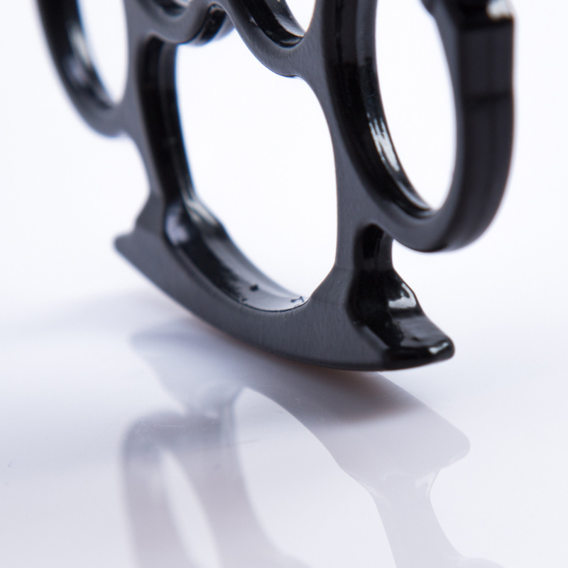 Four-Finger Knuckle Duster