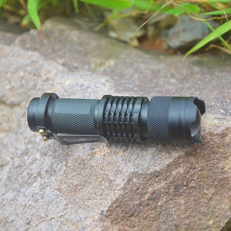 SK68 Adjustable-Focus LED Flashlight