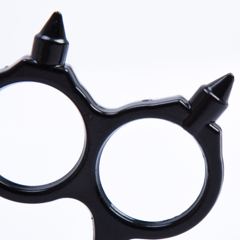 Four-Finger Knuckle Duster