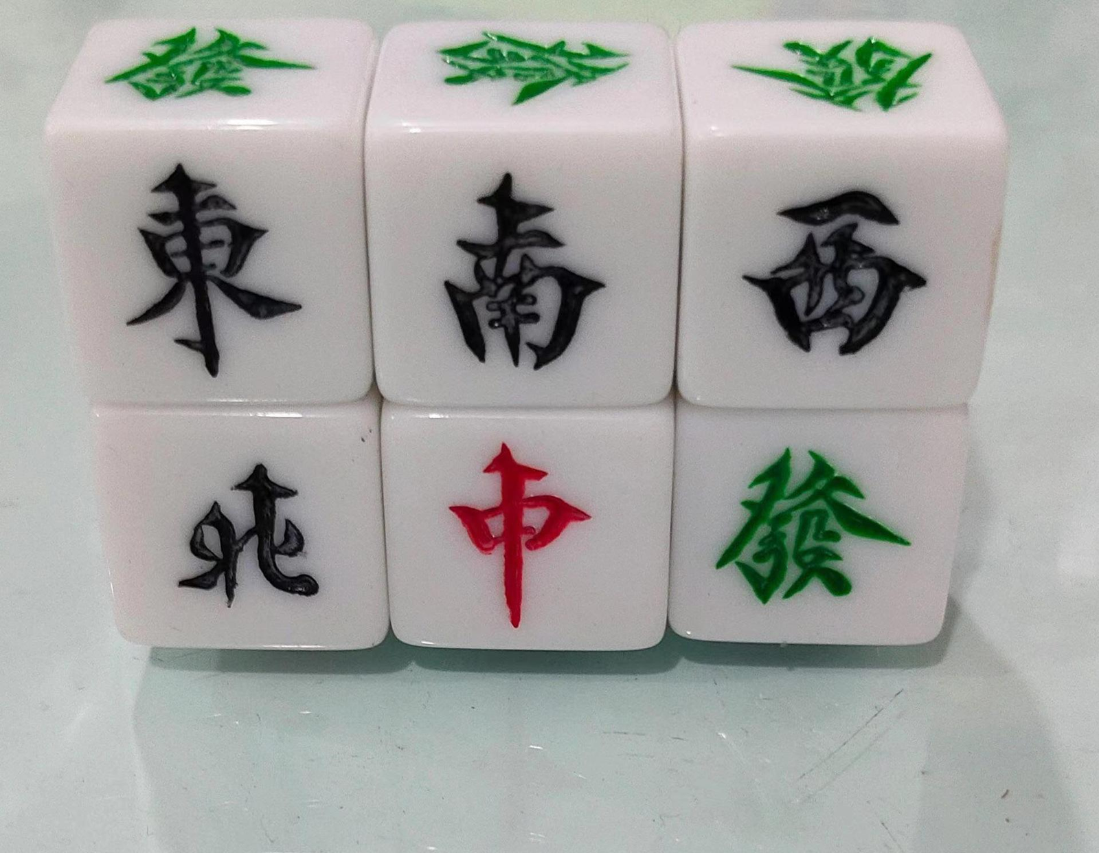22 mm Acrylic Mahjong Wind and Dragon Symbol Dice with Square Corners